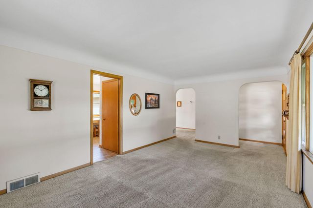 845 Spencer Street S, Shakopee, MN 55379