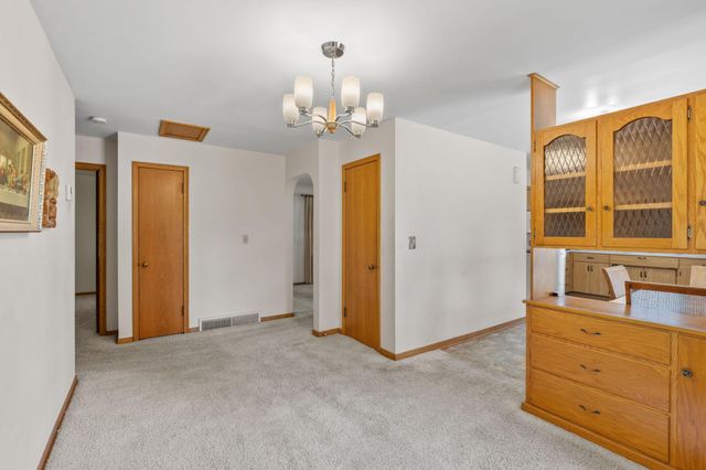 845 Spencer Street S, Shakopee, MN 55379