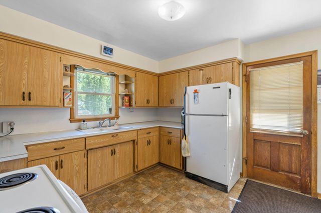 845 Spencer Street S, Shakopee, MN 55379
