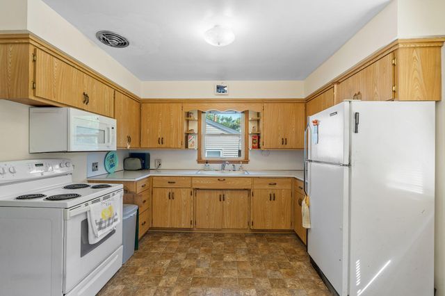 845 Spencer Street S, Shakopee, MN 55379