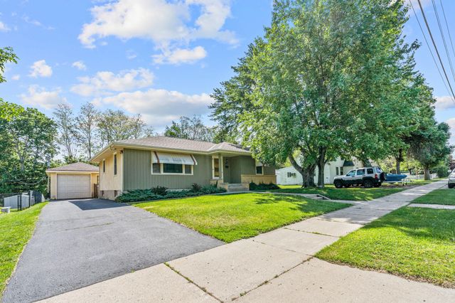 845 Spencer Street S, Shakopee, MN 55379