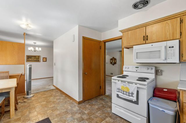 845 Spencer Street S, Shakopee, MN 55379