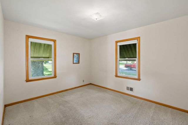 845 Spencer Street S, Shakopee, MN 55379