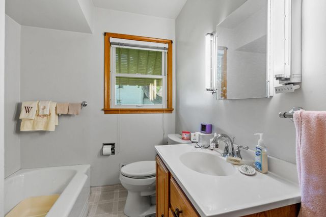 845 Spencer Street S, Shakopee, MN 55379