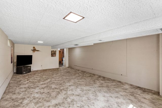 845 Spencer Street S, Shakopee, MN 55379