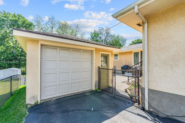 845 Spencer Street S, Shakopee, MN 55379