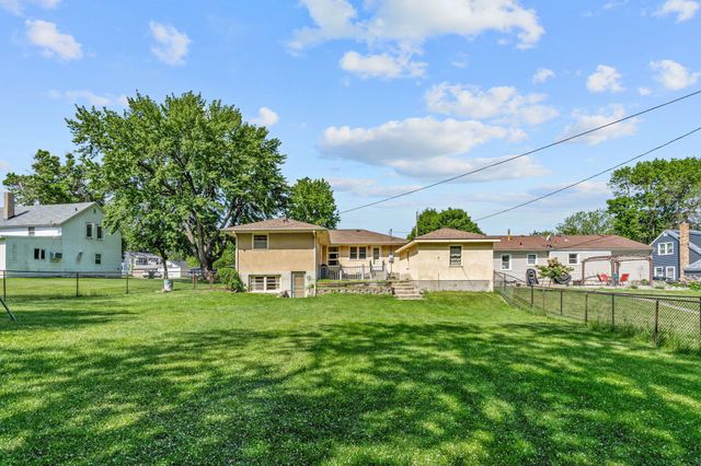 845 Spencer Street S, Shakopee, MN 55379