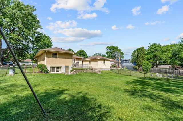 845 Spencer Street S, Shakopee, MN 55379