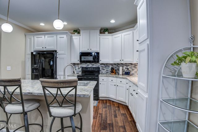 214 Mount Crest Drive, Johnson City, TN 37601