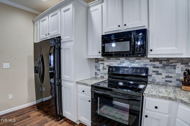 214 Mount Crest Drive, Johnson City, TN 37601