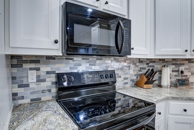 214 Mount Crest Drive, Johnson City, TN 37601