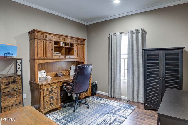 214 Mount Crest Drive, Johnson City, TN 37601