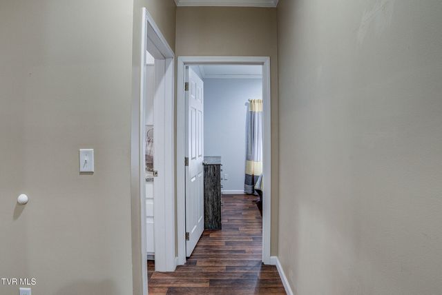 214 Mount Crest Drive, Johnson City, TN 37601