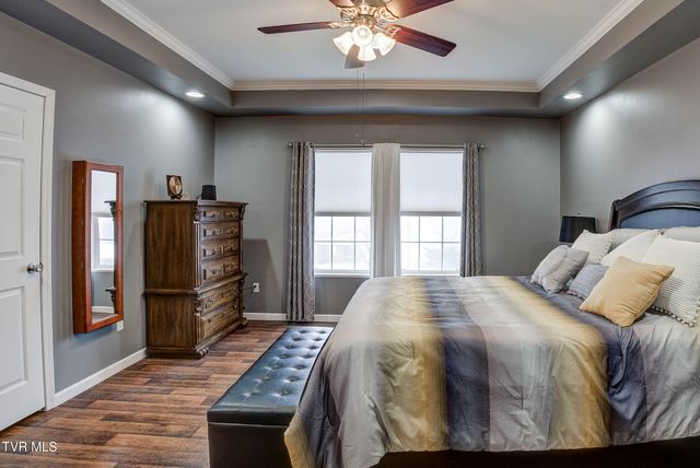 214 Mount Crest Drive, Johnson City, TN 37601