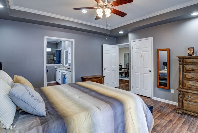 214 Mount Crest Drive, Johnson City, TN 37601