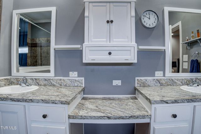 214 Mount Crest Drive, Johnson City, TN 37601