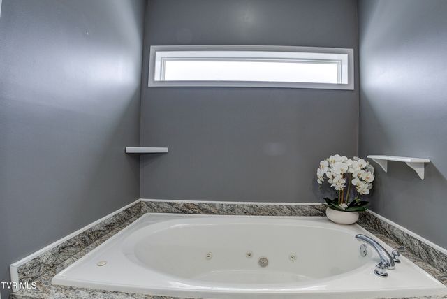 214 Mount Crest Drive, Johnson City, TN 37601