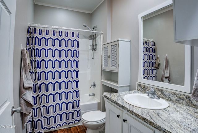 214 Mount Crest Drive, Johnson City, TN 37601