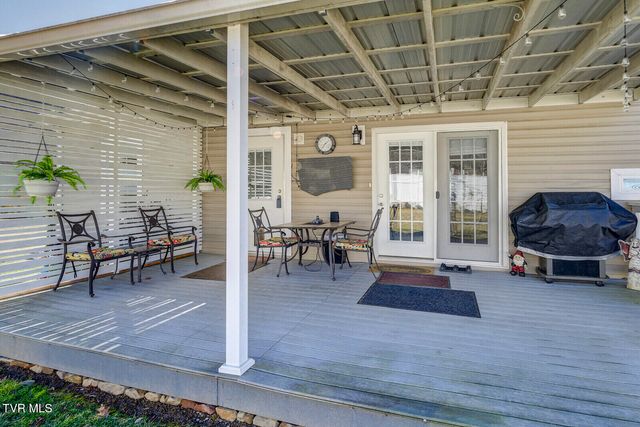 214 Mount Crest Drive, Johnson City, TN 37601