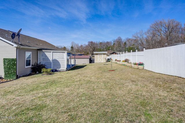 214 Mount Crest Drive, Johnson City, TN 37601