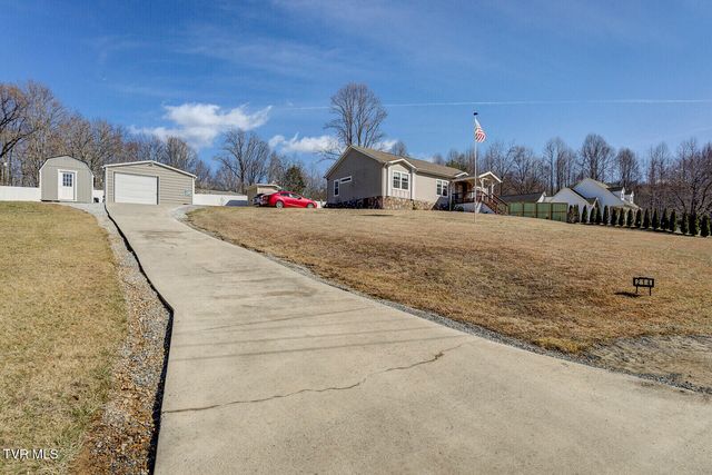 214 Mount Crest Drive, Johnson City, TN 37601