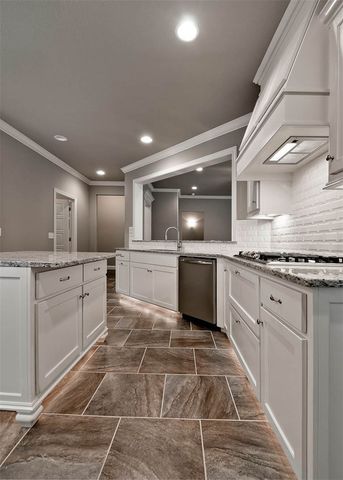 703 SE Fullerton Street, Bentonville, AR 72712