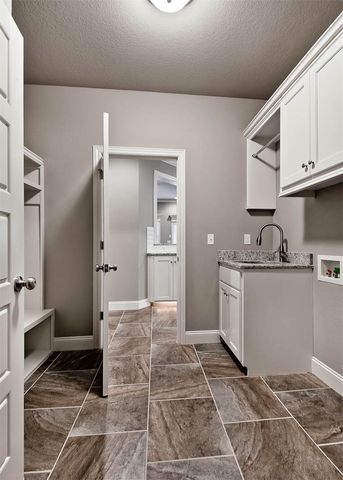 703 SE Fullerton Street, Bentonville, AR 72712