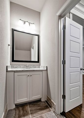 703 SE Fullerton Street, Bentonville, AR 72712