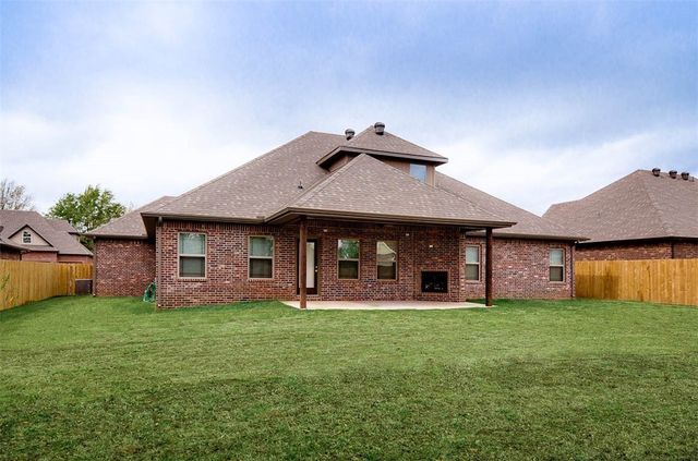 703 SE Fullerton Street, Bentonville, AR 72712