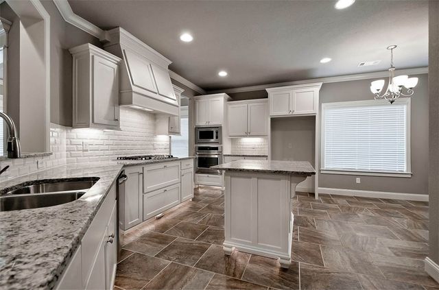 703 SE Fullerton Street, Bentonville, AR 72712