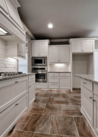 703 SE Fullerton Street, Bentonville, AR 72712