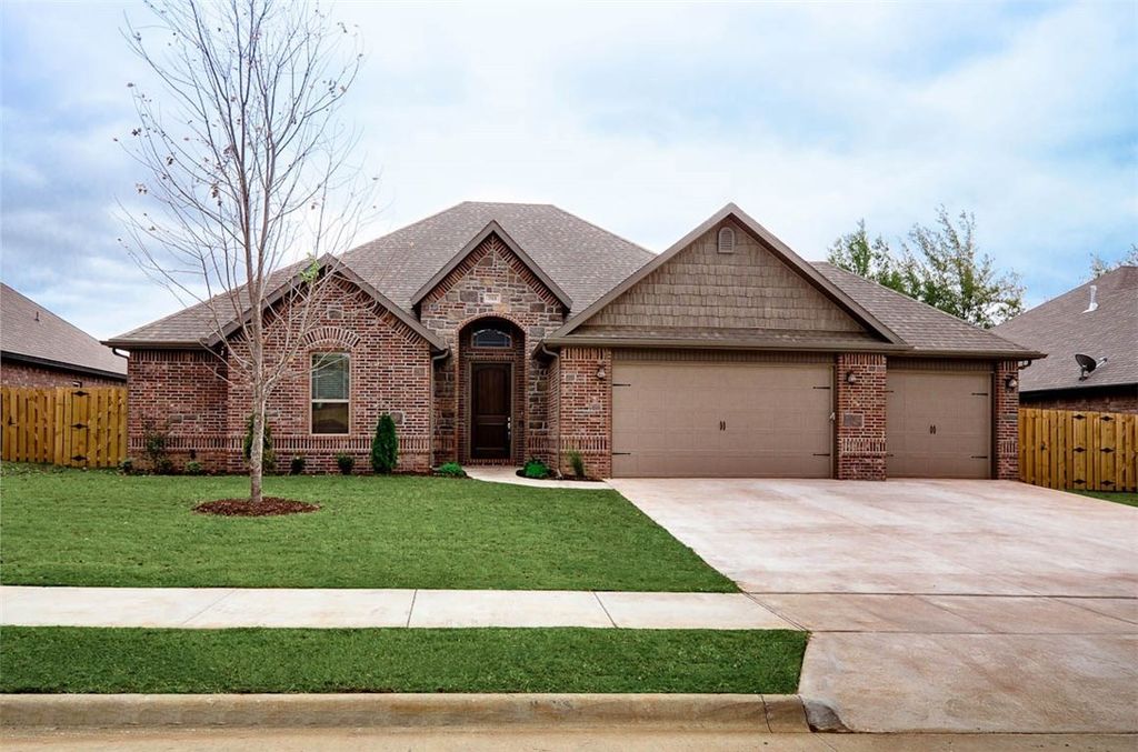 703 SE Fullerton Street, Bentonville, AR 72712