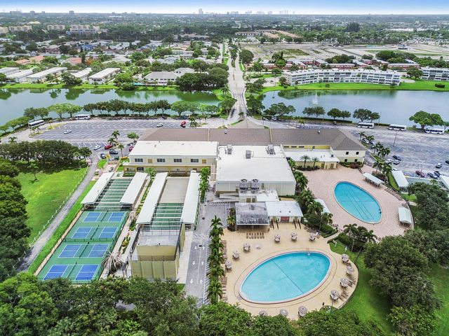 270 Norwich L, West Palm Beach, FL 33417