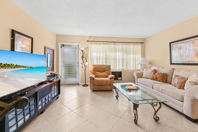 270 Norwich L, West Palm Beach, FL 33417