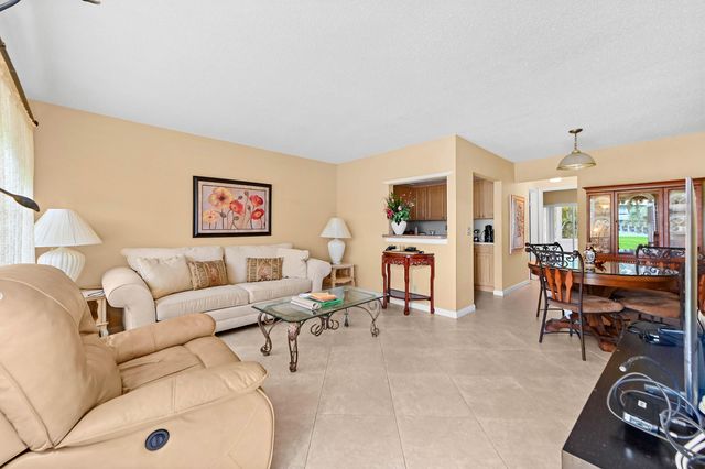 270 Norwich L, West Palm Beach, FL 33417