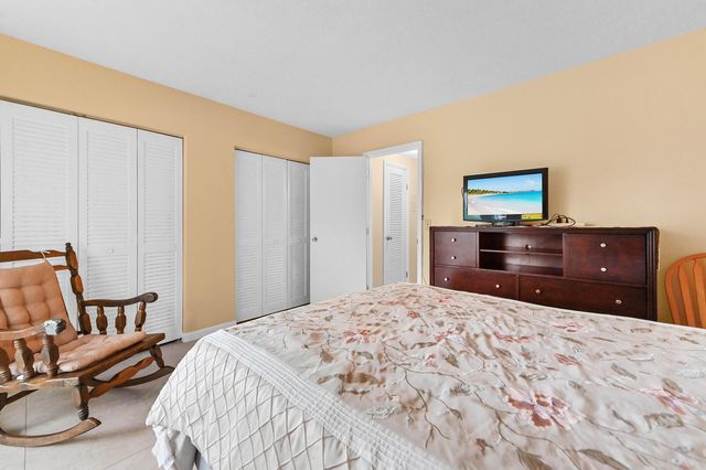 270 Norwich L, West Palm Beach, FL 33417