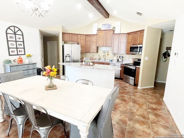 228 Bunker Hill, Pleasanton, TX 78064
