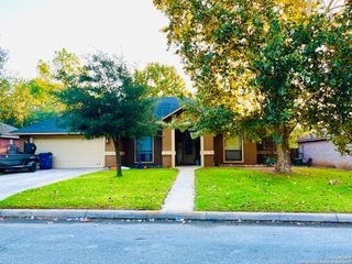 228 Bunker Hill, Pleasanton, TX 78064
