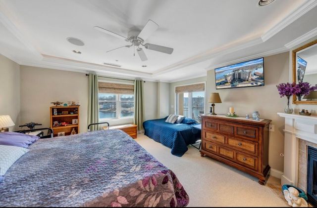 100 Bridgewater Pointe Pl Unit 403, Moneta, VA 24121