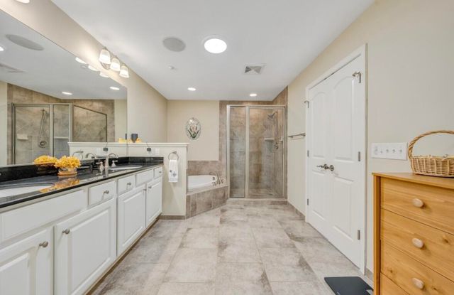 100 Bridgewater Pointe Pl Unit 403, Moneta, VA 24121