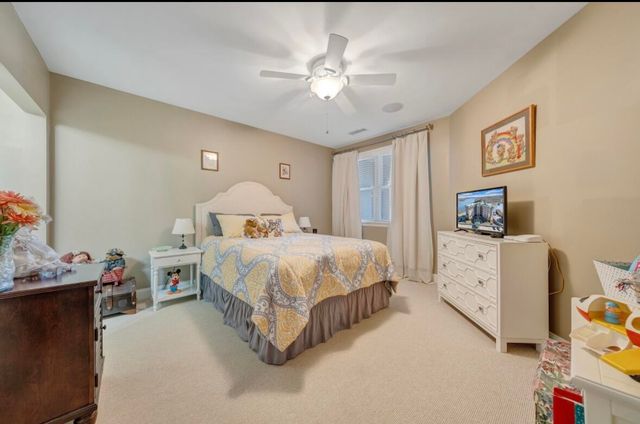 100 Bridgewater Pointe Pl Unit 403, Moneta, VA 24121