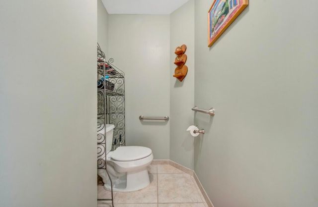 100 Bridgewater Pointe Pl Unit 403, Moneta, VA 24121