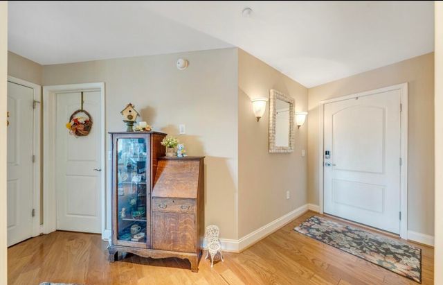 100 Bridgewater Pointe Pl Unit 403, Moneta, VA 24121