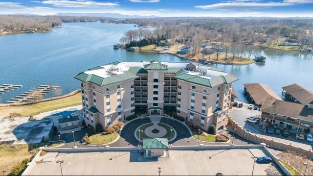 100 Bridgewater Pointe Pl Unit 403, Moneta, VA 24121