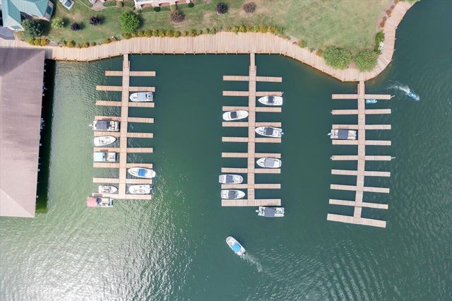 100 Bridgewater Pointe Pl Unit 403, Moneta, VA 24121