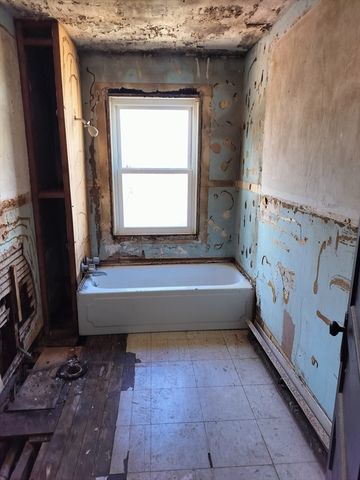 1 Indian Neck Rd, Wareham, MA 02571