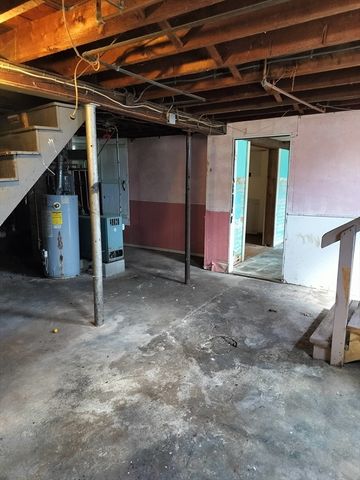 1 Indian Neck Rd, Wareham, MA 02571