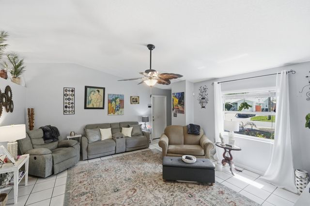 225 SW Crescent Avenue, Port St. Lucie, Port St Lucie, FL 34984