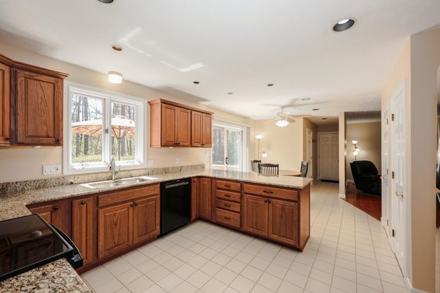 26 Preserve Drive, Nashua, NH 03064
