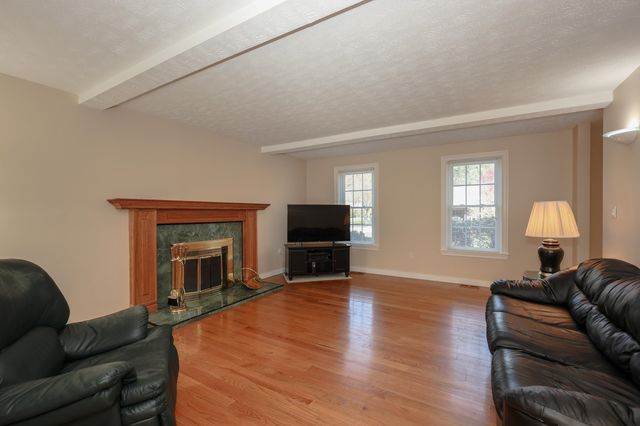 26 Preserve Drive, Nashua, NH 03064